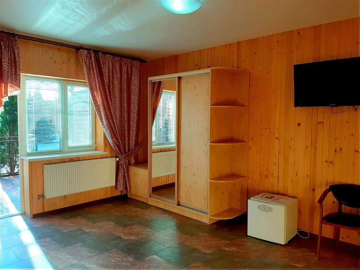 Заміський Комплекс Grand Prix Hotel Tsyurupynsk Exterior foto